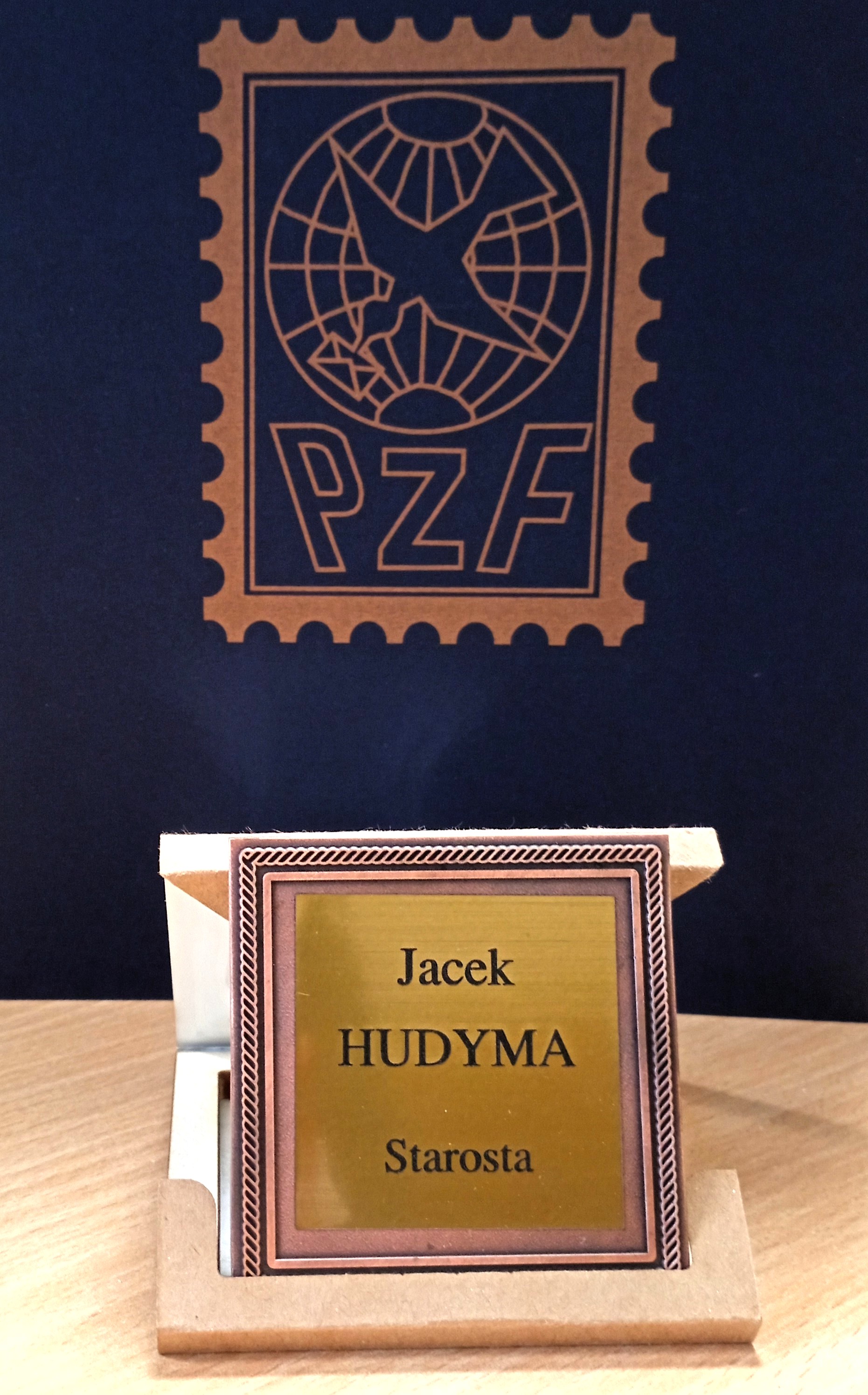 Medal od przodu z nazwiskiem starosty