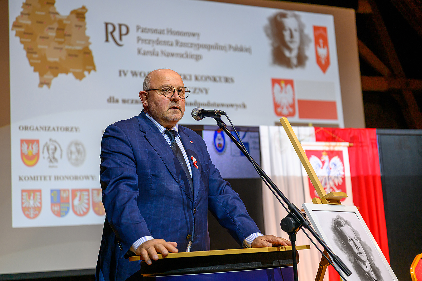 Starosta podczas przemówienia do zebranych gości