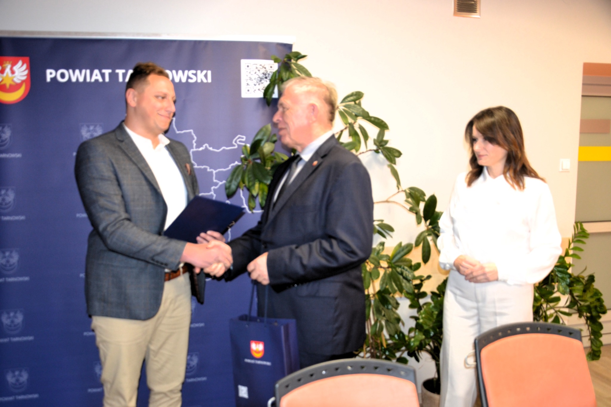 Wicestarosta gratuluje Marcinowi Buladze