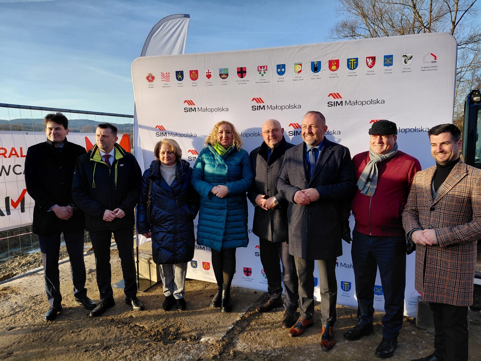 Wspólne zdjęcie samorządowców z wydarzenia