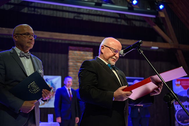 Wiceprezes Małopolskiego Związku Sportowego Marek Małek podczas uroczystej gali jubileuszowej