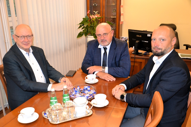 Rozmowy z gośćmi w gabinecie starosty