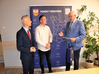 Z Lubaszowej na wszystkie kontynenty! Młody maratończyk z nagrodą Starosty