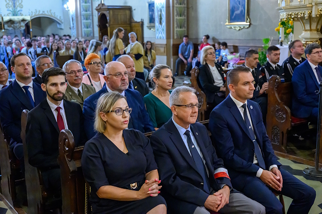 Uroczystości zwieńczyła Msza Święta w kościele parafialnym w Zabawie