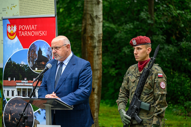 Starosta tarnowski Jacek Hudyma podczas oficjalnego wystąpienia