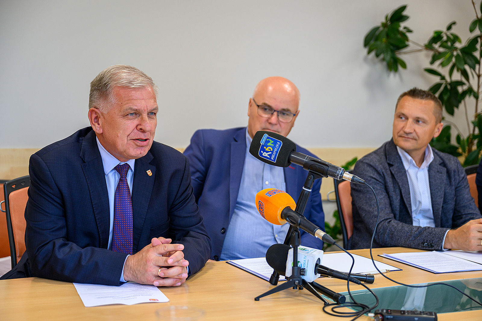 Roman Łucarz wraz z dyrektorem Stanisławem Pyzdkiem